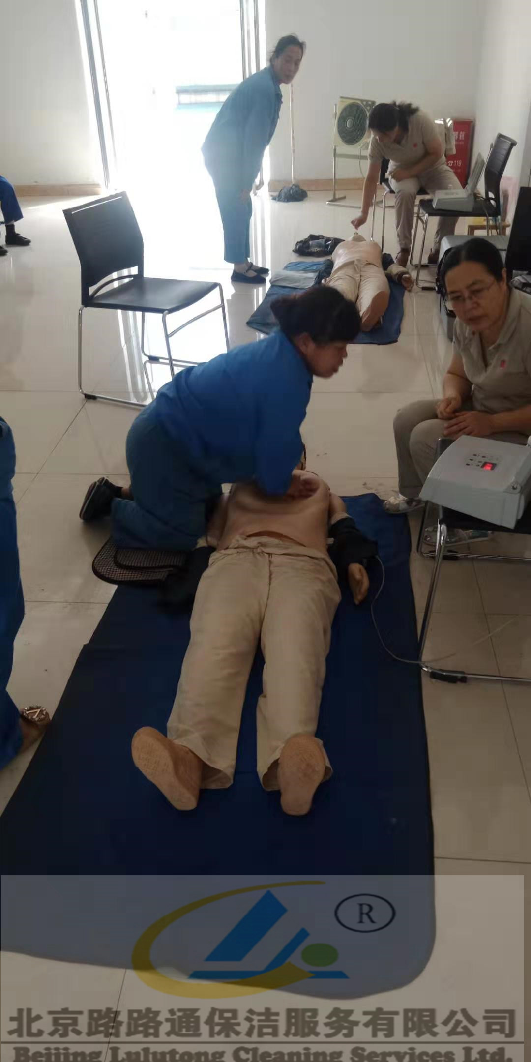 员工参加急救实操学习(图4)