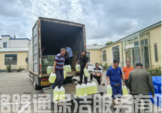 密云清水映初心 消毒液里见真情——路路通党支部(图3)